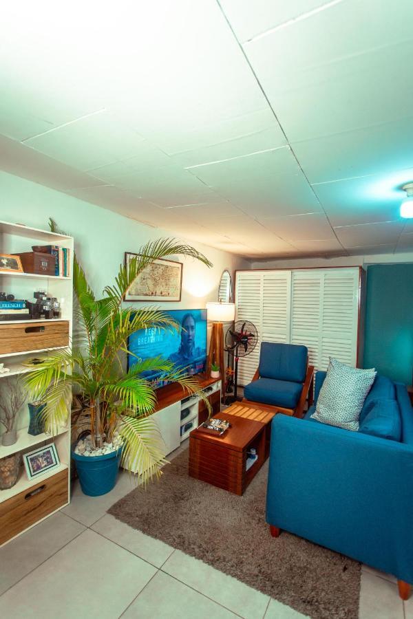 Bed and Breakfast Palm Springs Bed & Breakfast Limbe Exterior foto