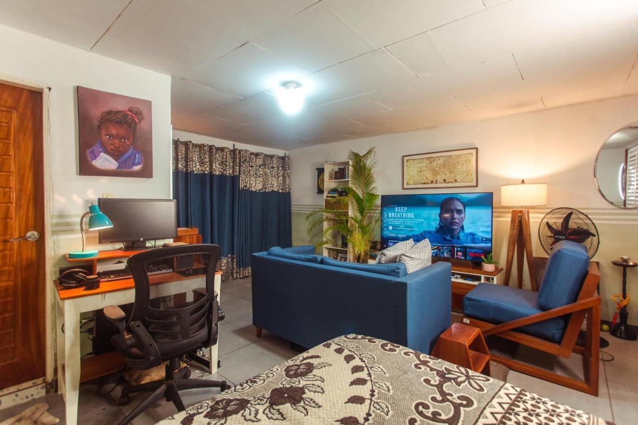 Bed and Breakfast Palm Springs Bed & Breakfast Limbe Exterior foto
