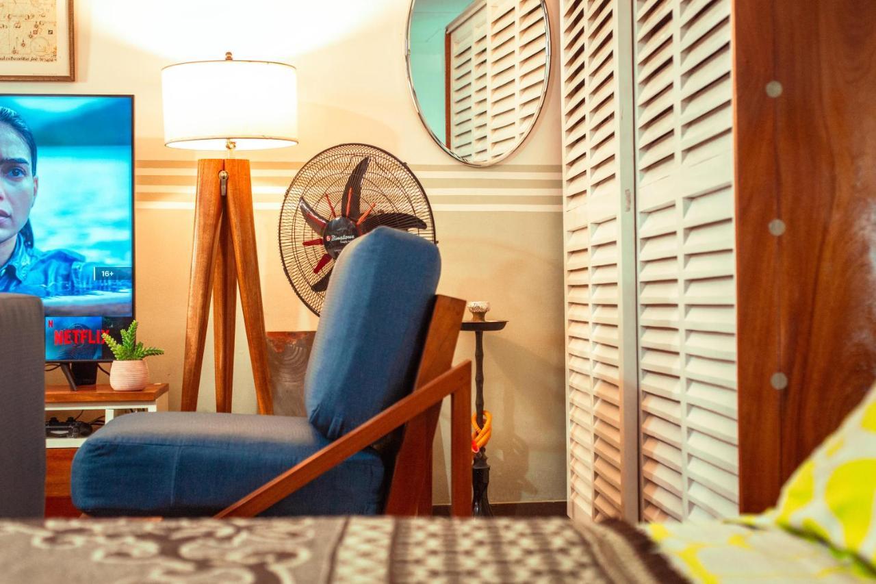 Bed and Breakfast Palm Springs Bed & Breakfast Limbe Exterior foto